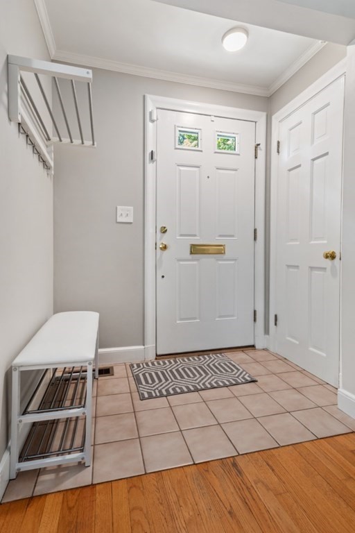 124 High Haith Road Arlington, MA 02476 - Photo 4 of 42