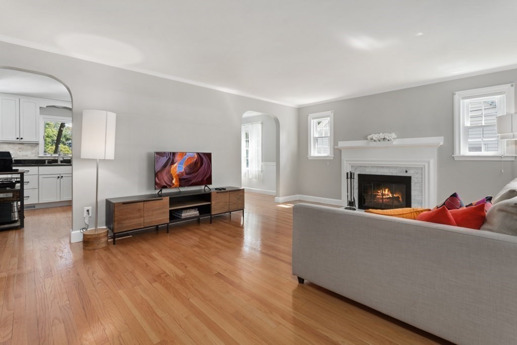 124 High Haith Road Arlington, MA 02476 - Photo 5 of 42