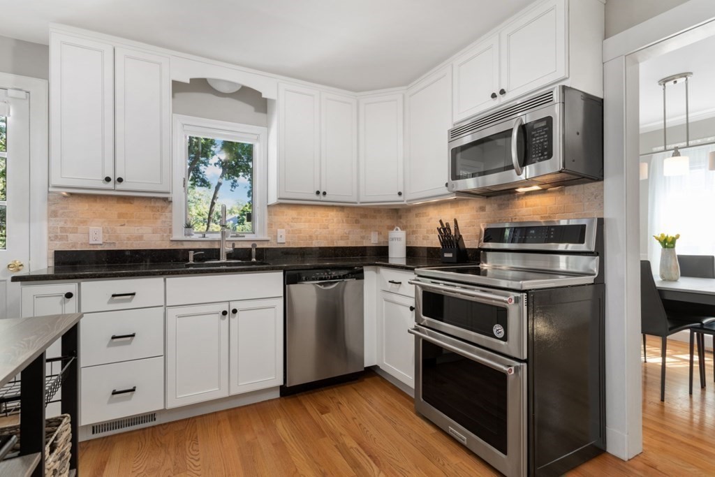 124 High Haith Road Arlington, MA 02476 - Photo 10 of 42