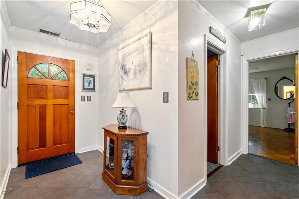 9633 Sheraton Road Pittsburgh, PA 15237 - Photo 3 of 20 Gallery Image 3