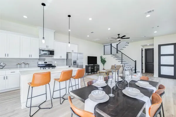 $695,000 | 7115 England Street, Unit A B, Houston, TX 77021