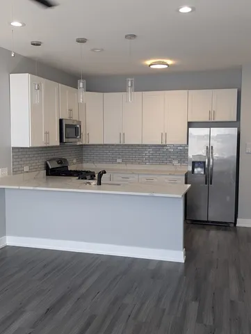 $2,350 | 3925 South Indiana Avenue, Unit 3, Chicago, IL 60653