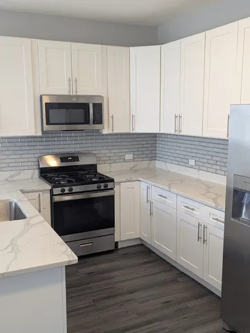 $2,350 | 3925 South Indiana Avenue, Unit 3, Chicago, IL 60653