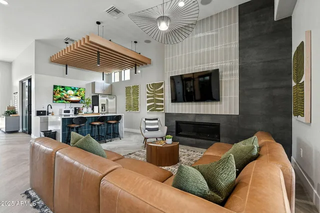 $406,000 | 3330 South Gilbert Road, Unit 2062, Chandler, AZ 85286