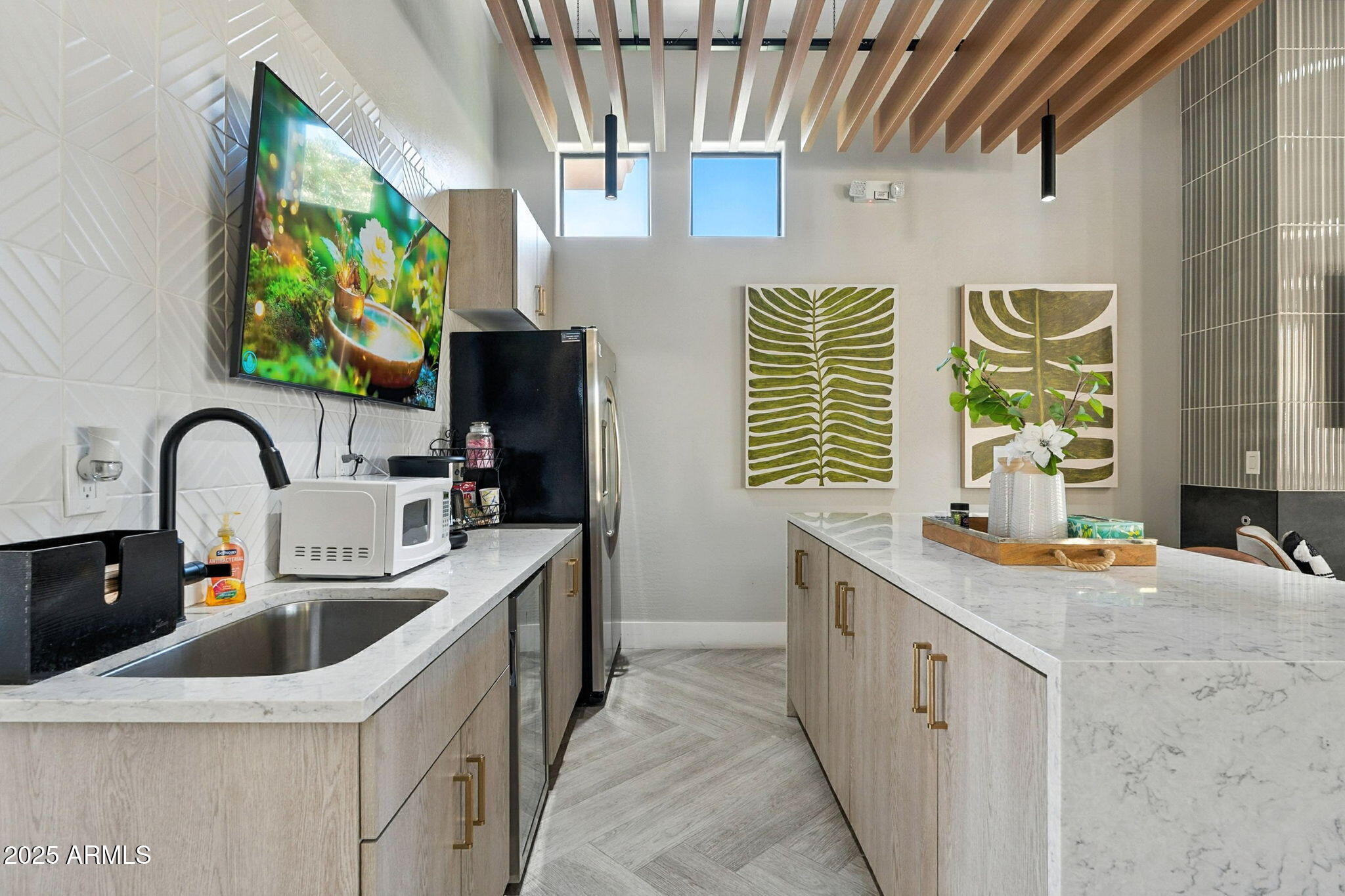 3330 South Gilbert Road, Unit 2062 Chandler, AZ 85286 - Photo 54 of 61 a kitchen that has a sink and a stove