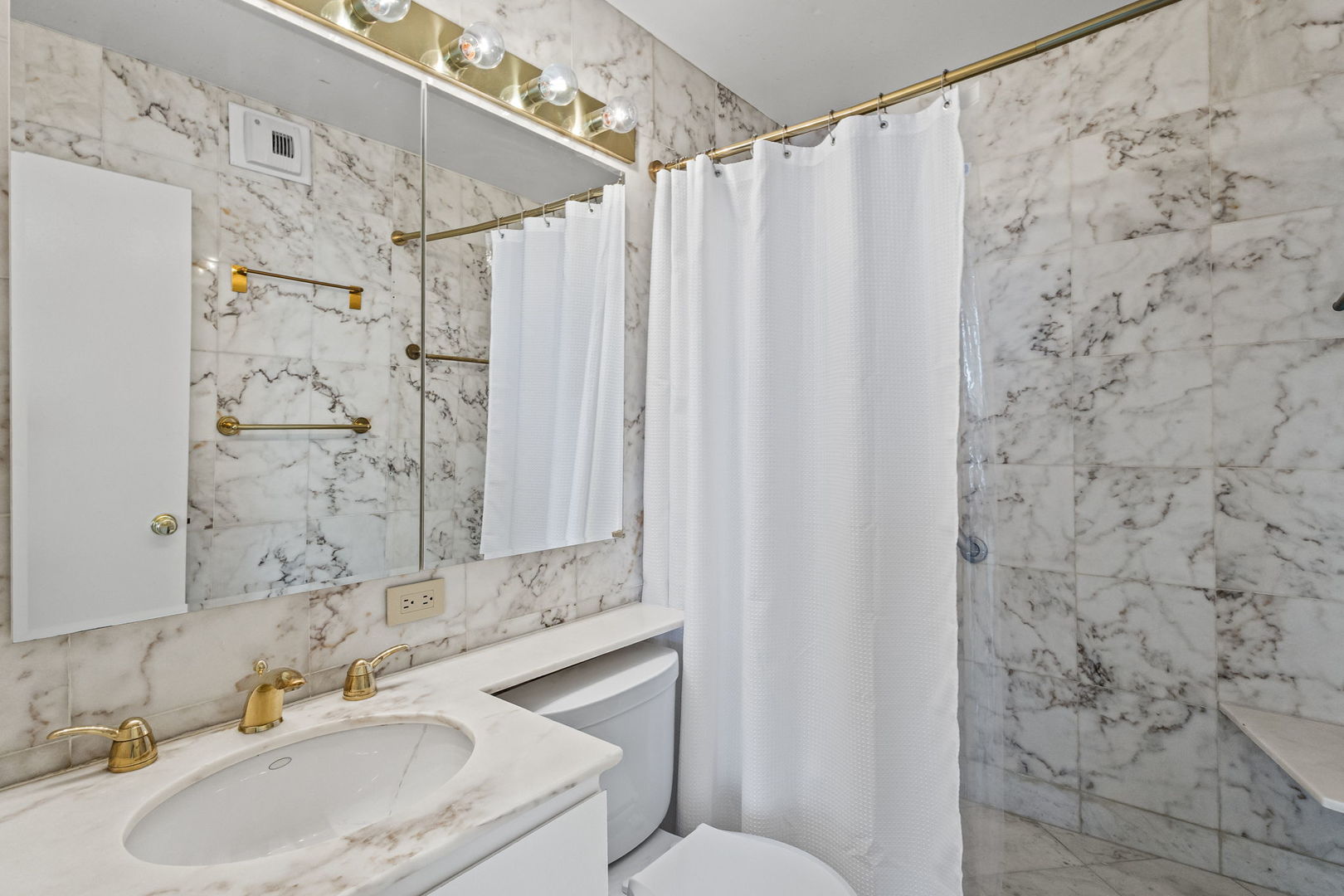 1310 North Ritchie Court, Unit 24BC Chicago, IL 60610 - Photo 19 of 38