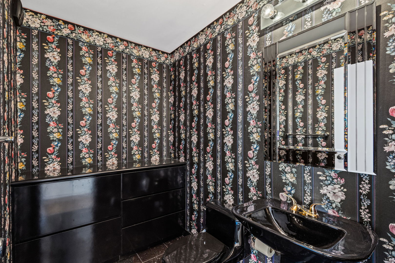 1310 North Ritchie Court, Unit 24BC Chicago, IL 60610 - Photo 23 of 38