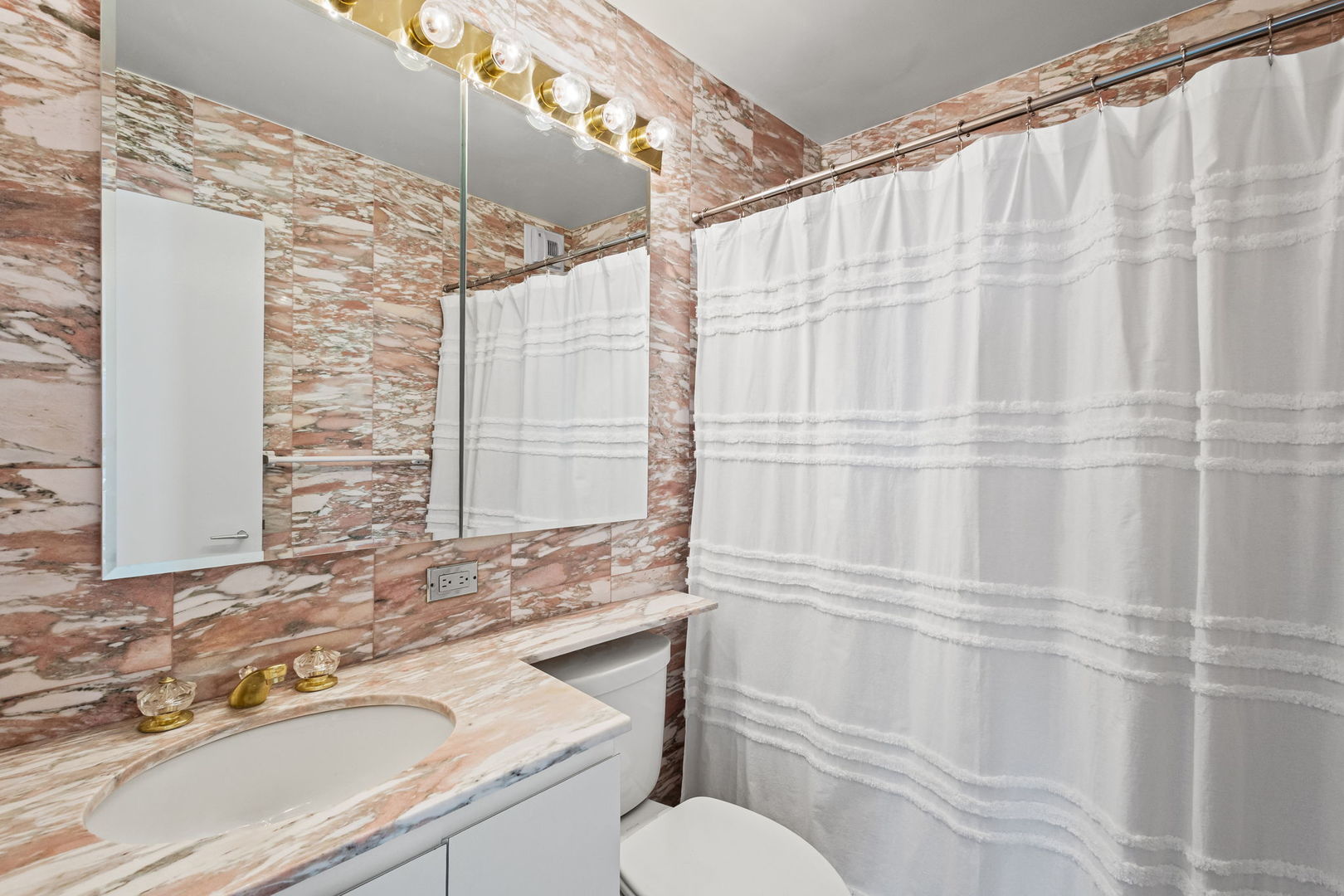 1310 North Ritchie Court, Unit 24BC Chicago, IL 60610 - Photo 32 of 38