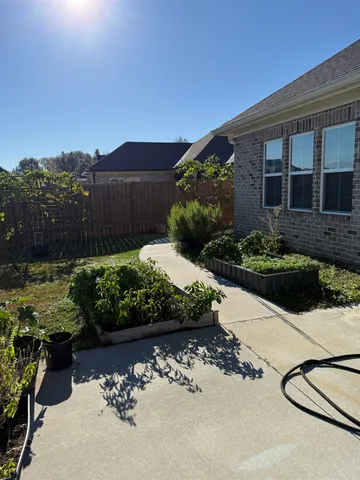 $2,950 | 3948 Ella Drive, Tallahassee, FL 32303