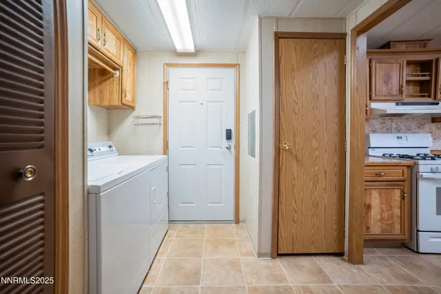 a view of a backyard with wooden floor