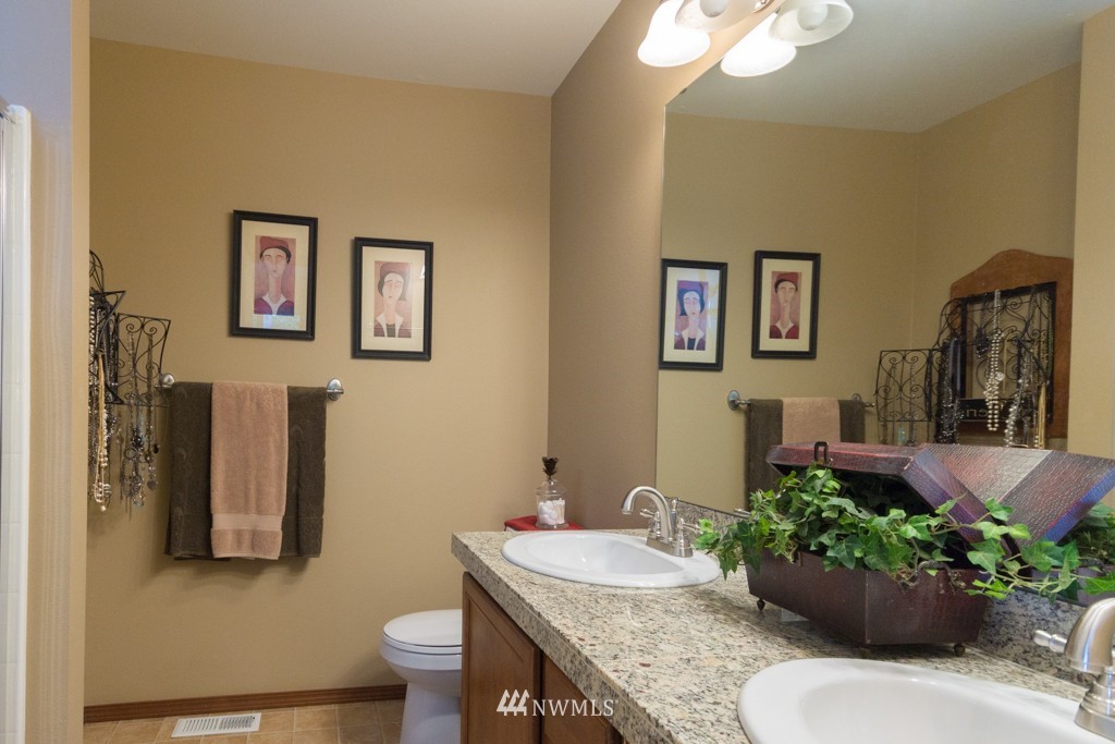 21322 11th Drive Southeast Bothell, WA 98021 - Photo 13 of 24