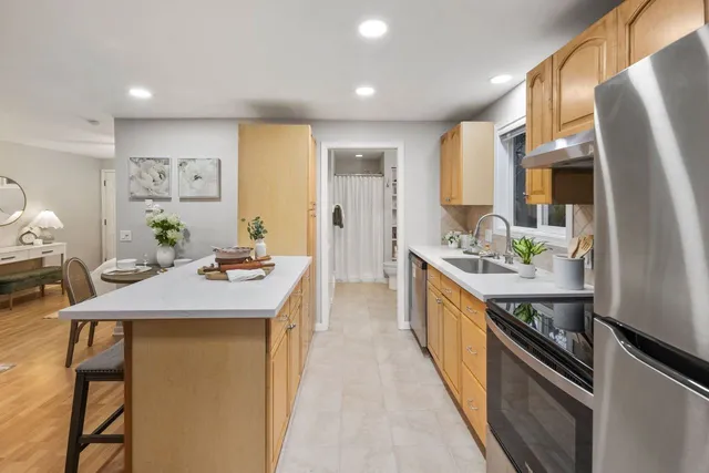 $2,225,000 | 2446 Queen Anne Avenue North, Seattle, WA 98109