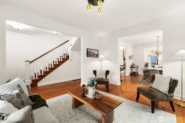 $2,225,000 | 2446 Queen Anne Avenue North, Seattle, WA 98109