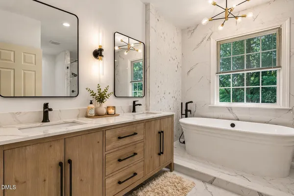 $1,425,000 | 6 St James Place, Chapel Hill, NC 27514