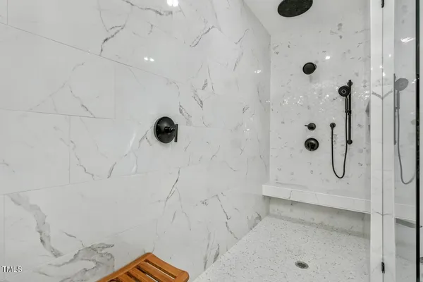 $1,425,000 | 6 St James Place, Chapel Hill, NC 27514