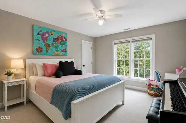 $1,425,000 | 6 St James Place, Chapel Hill, NC 27514