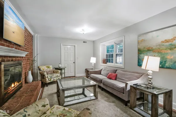$1,425,000 | 6 St James Place, Chapel Hill, NC 27514