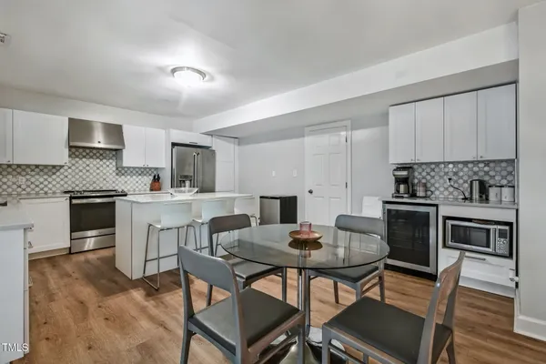 $1,425,000 | 6 St James Place, Chapel Hill, NC 27514