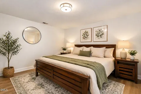 $1,425,000 | 6 St James Place, Chapel Hill, NC 27514