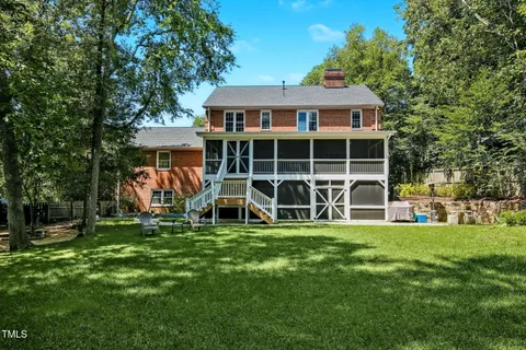 $1,425,000 | 6 St James Place, Chapel Hill, NC 27514