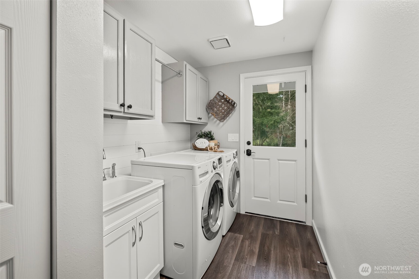 6601 East Chester Road Port Orchard, WA 98366 - Photo 15 of 34 Gallery Image 15
