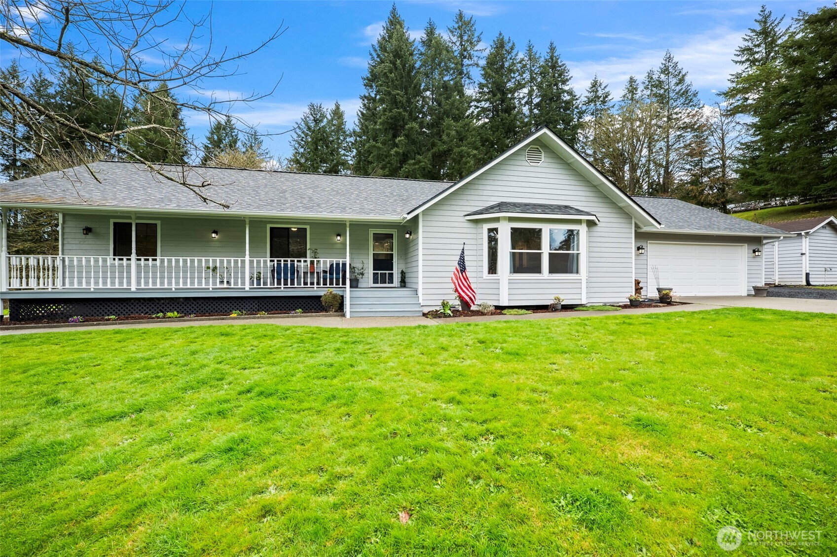 6601 East Chester Road Port Orchard, WA 98366 - Photo 2 of 34 Gallery Image 2