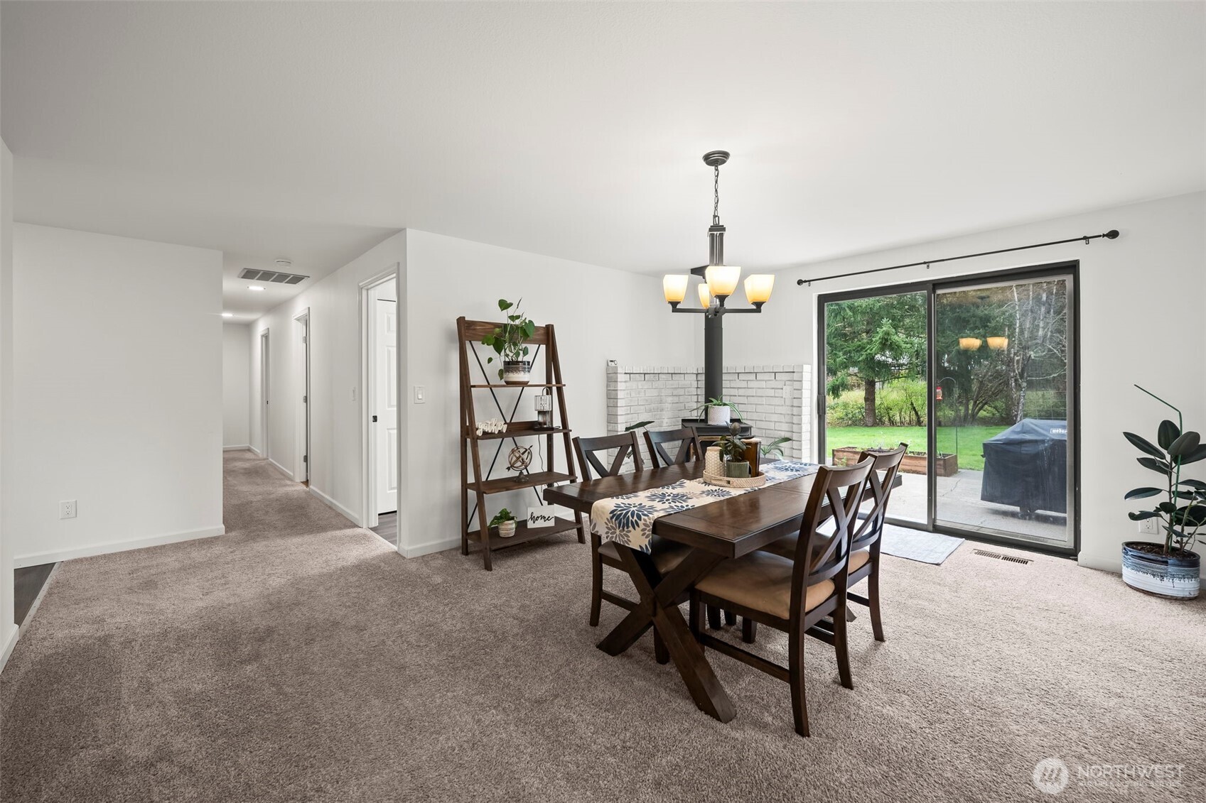6601 East Chester Road Port Orchard, WA 98366 - Photo 8 of 34 Gallery Image 8