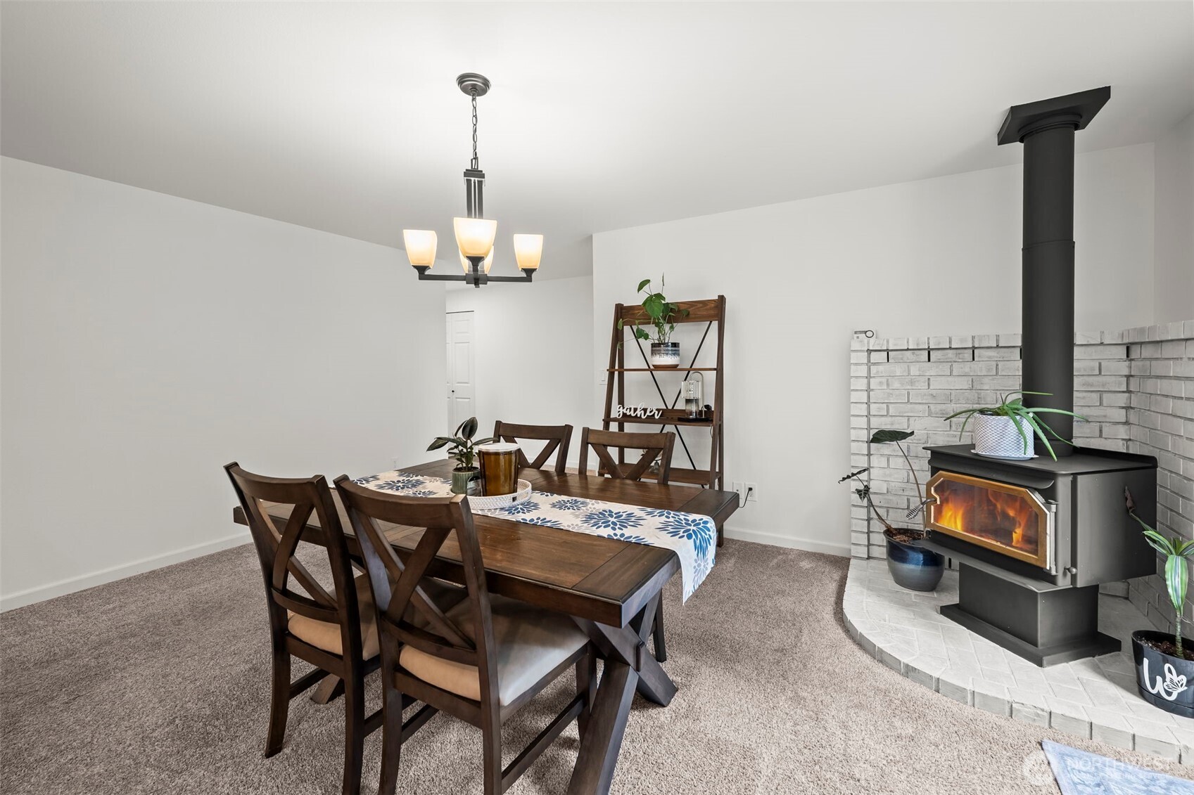 6601 East Chester Road Port Orchard, WA 98366 - Photo 9 of 34 Gallery Image 9