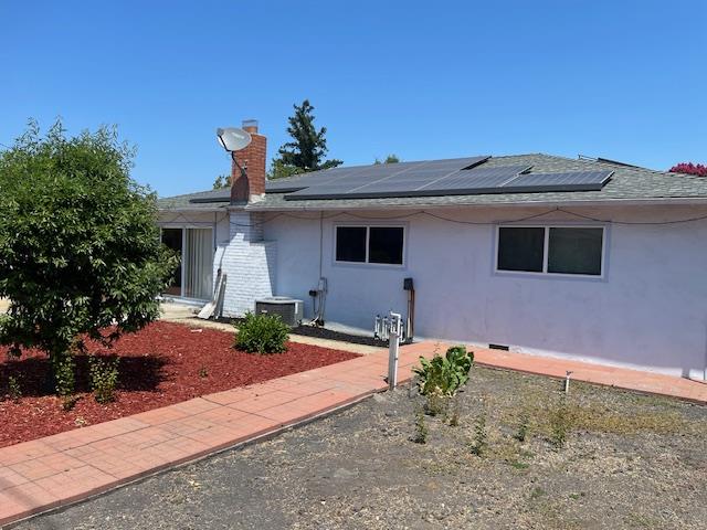 580 Cascade Drive Sunnyvale, CA 94087 - Photo 2 of 12 a front view of a house with garden