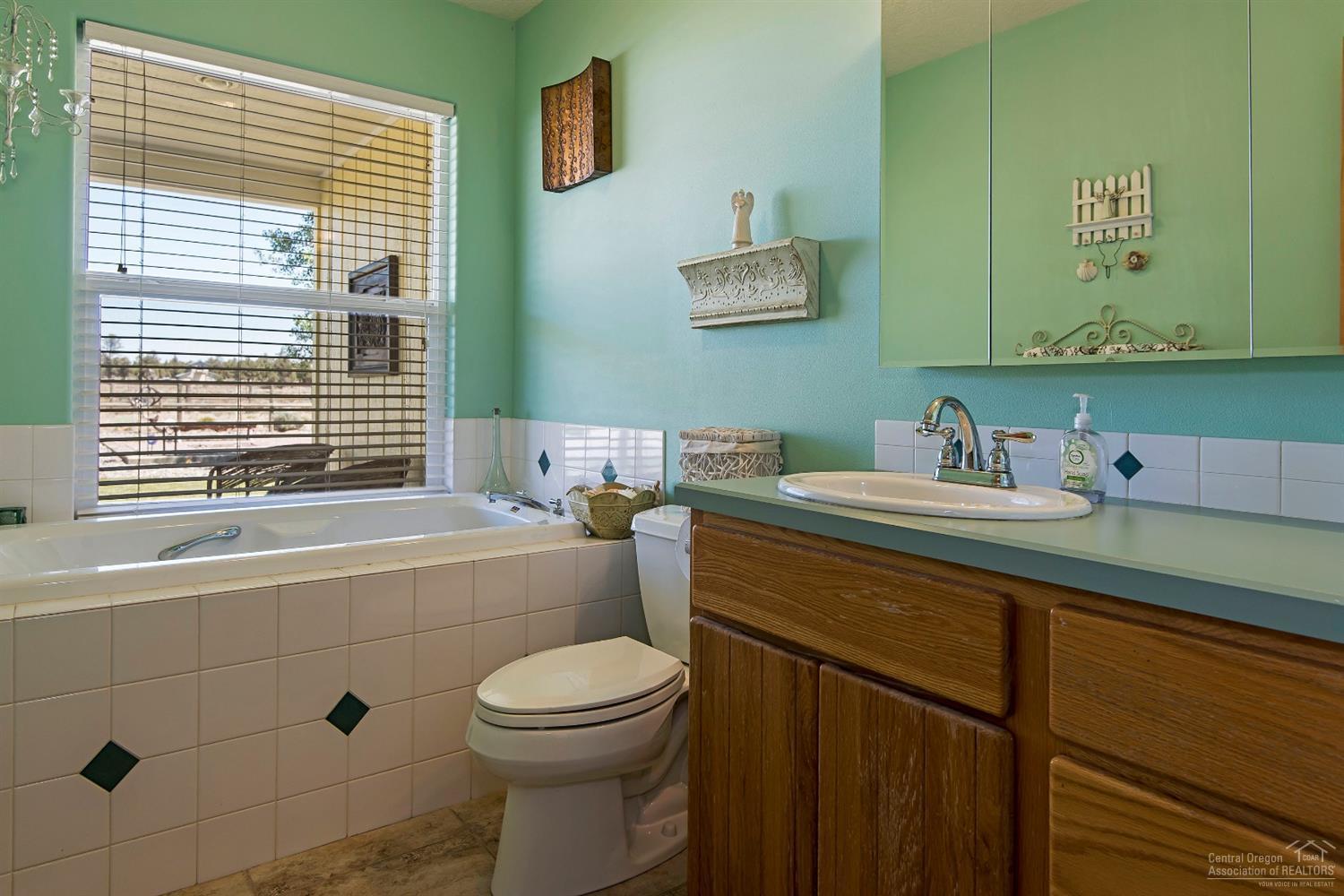 62060 Dodds Road Bend, OR 97701 - Photo 15 of 24 Additional Photo