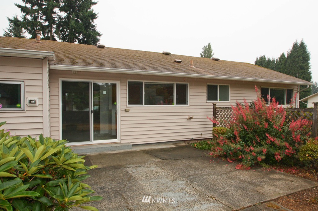4002 Northeast 23rd Place Renton, WA 98056 - Photo 14 of 15 Gallery Image 14