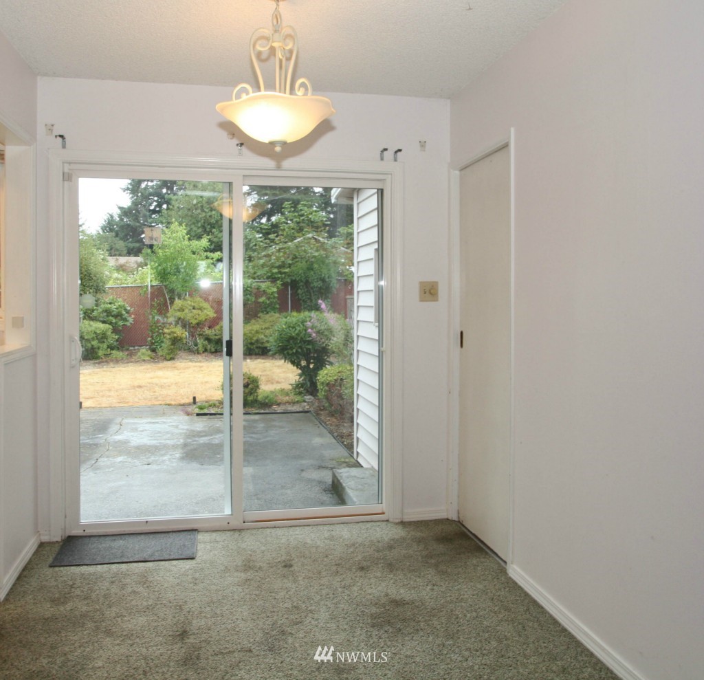 4002 Northeast 23rd Place Renton, WA 98056 - Photo 7 of 15 Gallery Image 7