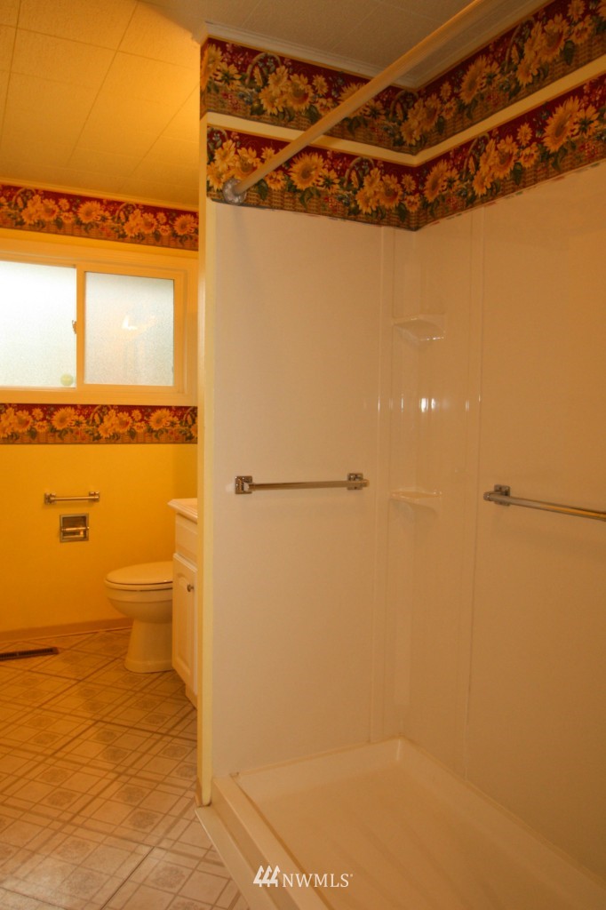 4002 Northeast 23rd Place Renton, WA 98056 - Photo 10 of 15 Gallery Image 10