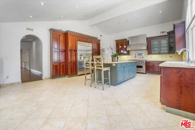 $15,900 | 114 South Layton Drive, Los Angeles, CA 90049