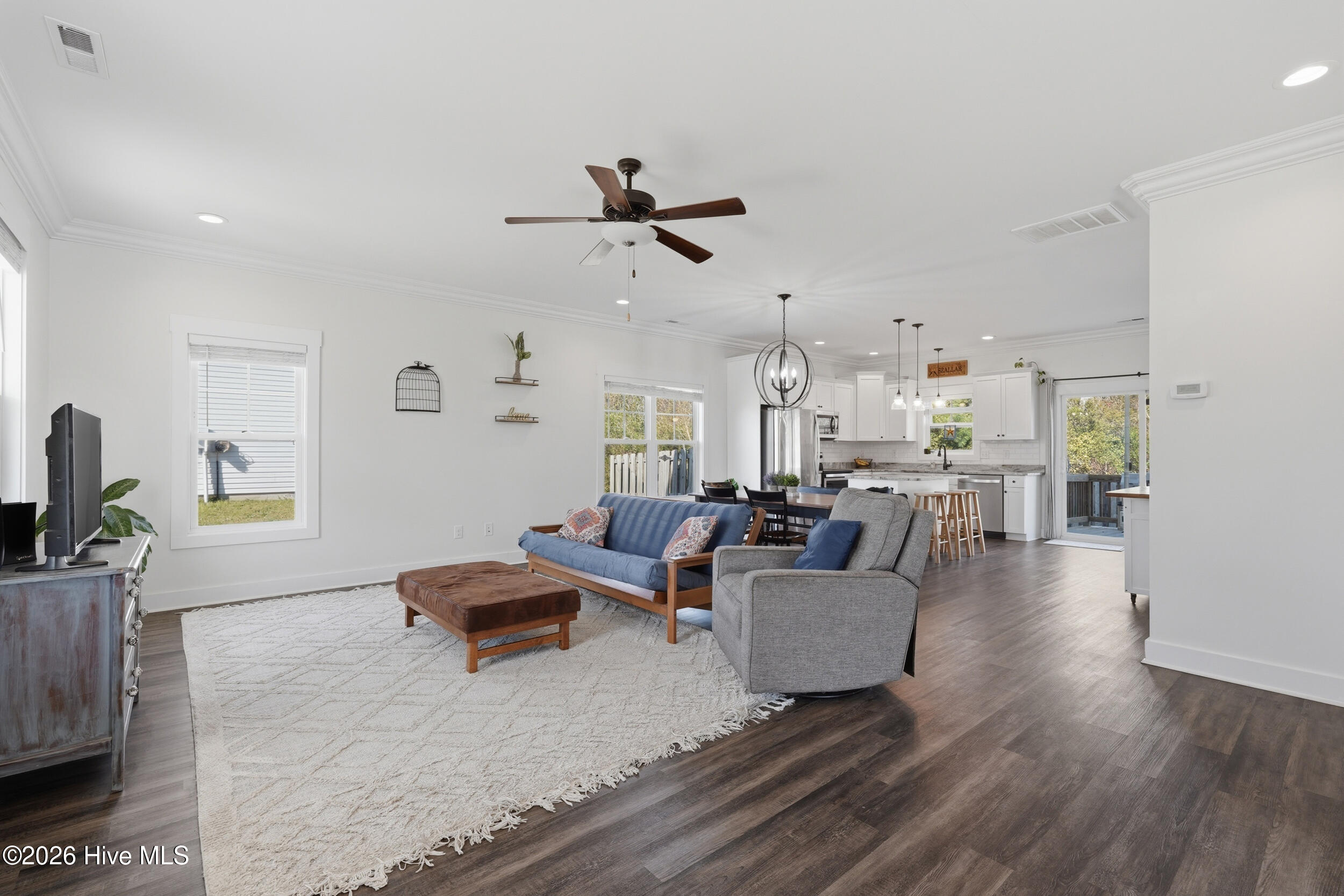 304 Holbrook Lane Hubert, NC 28539 - Photo 9 of 54 9_living room