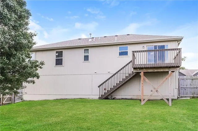 $2,470 | 410 West Heritage Drive, Raymore, MO 64083