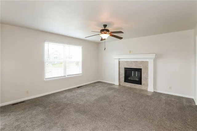 $2,470 | 410 West Heritage Drive, Raymore, MO 64083