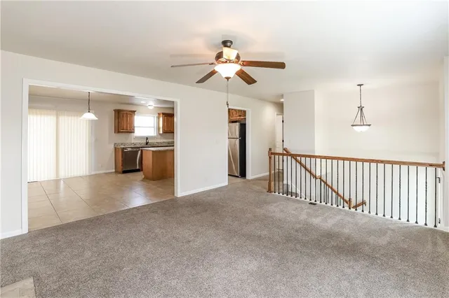 $2,470 | 410 West Heritage Drive, Raymore, MO 64083