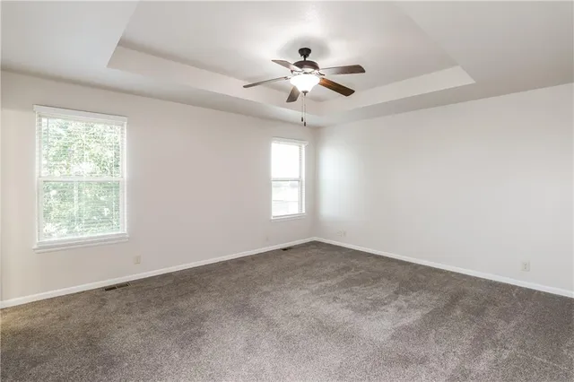 $2,470 | 410 West Heritage Drive, Raymore, MO 64083