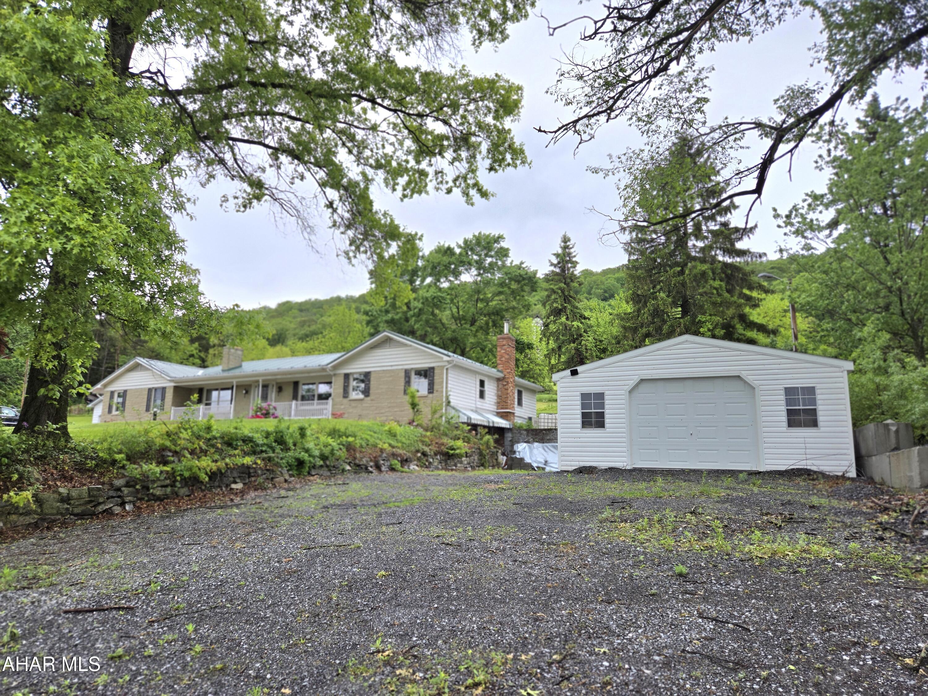 563 Lock Mountain Road Martinsburg, PA 16662 - Photo 24 of 27