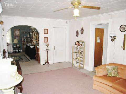 923 North State Road Davison, MI 48423 - Photo 4 of 24 20358022-3.JPG