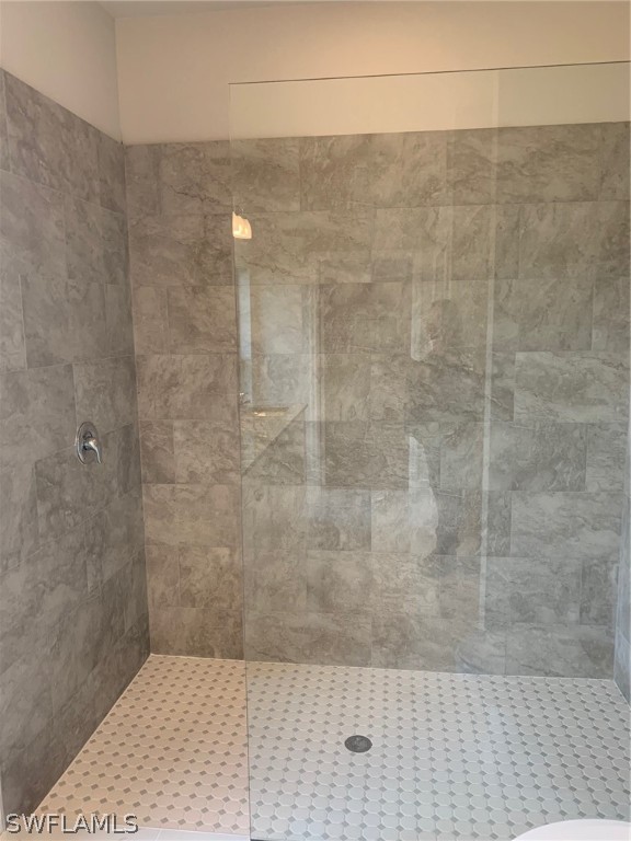130 Southwest 37th Avenue Cape Coral, FL 33991 - Photo 27 of 30 a bathroom with a shower