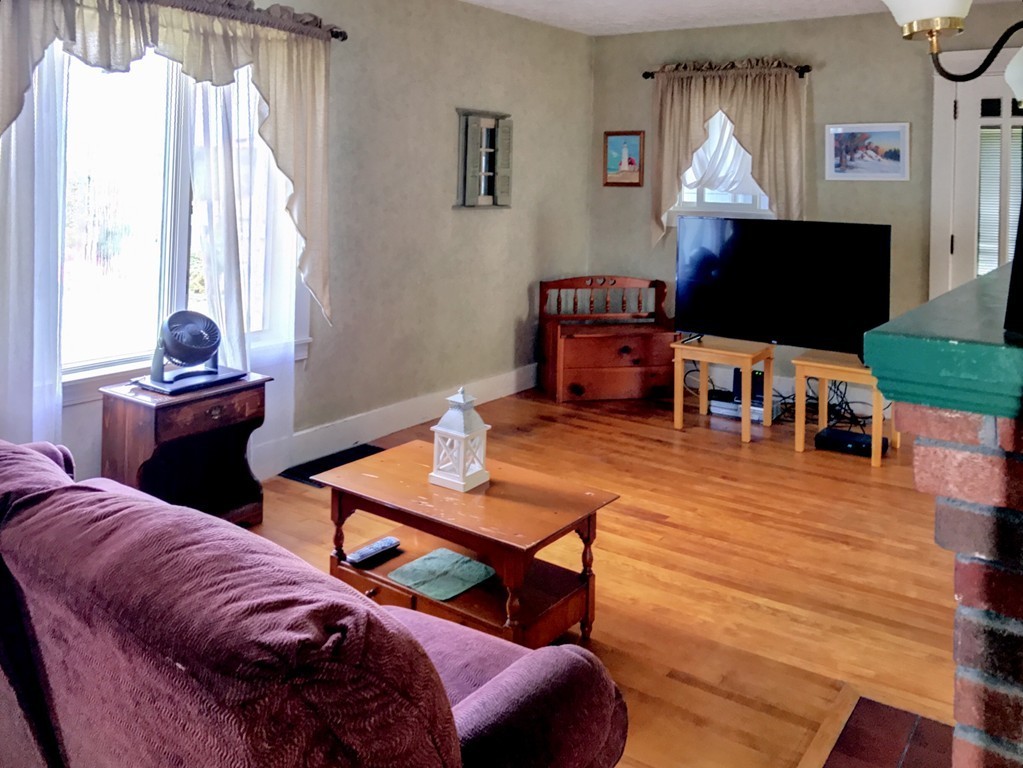 24 Doyle Street Worcester, MA 01606 - Photo 6 of 25 Gallery Image 6