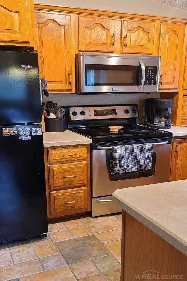5754 Klettner Road St. Clair, MI 48079 - Photo 25 of 39 50061576-24.JPG