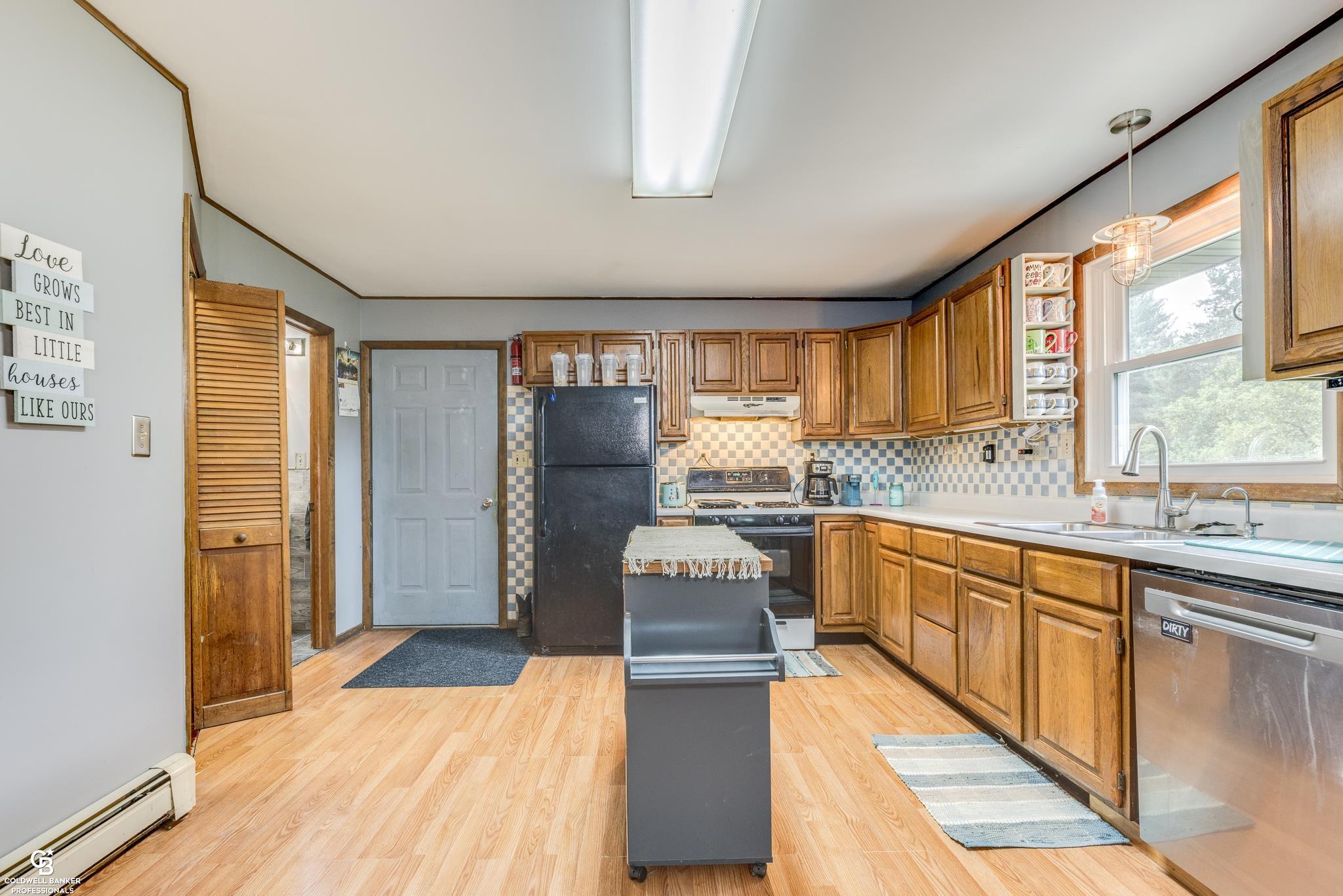 7888 Sparling Road Goodells, MI 48027 - Photo 8 of 29 50120933-7.JPG