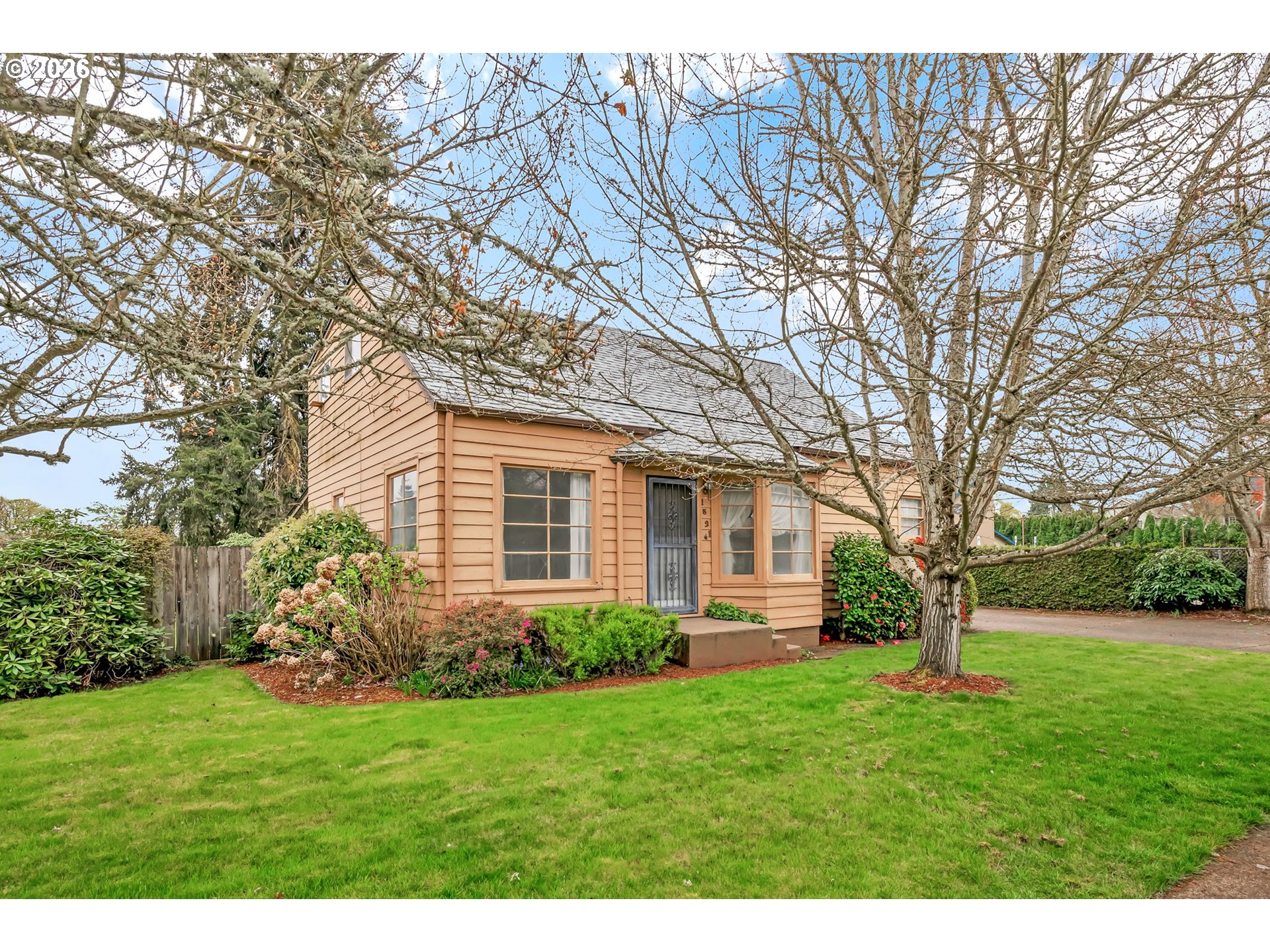 1521 Gilham Road Eugene, OR 97401 - Photo 2 of 37