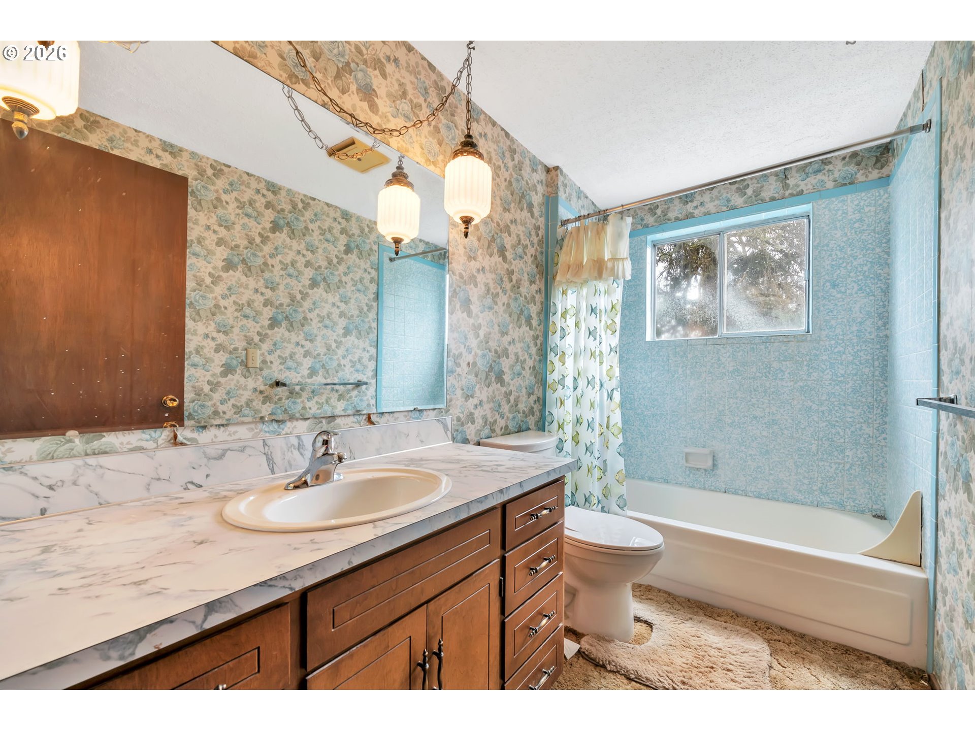 1521 Gilham Road Eugene, OR 97401 - Photo 21 of 37 Bathroom