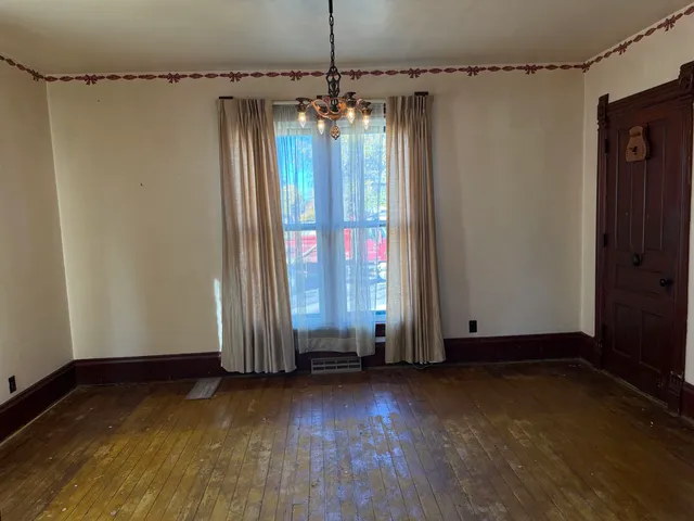 $49,900 | 621 East Garden Street, Freeport, IL 61032