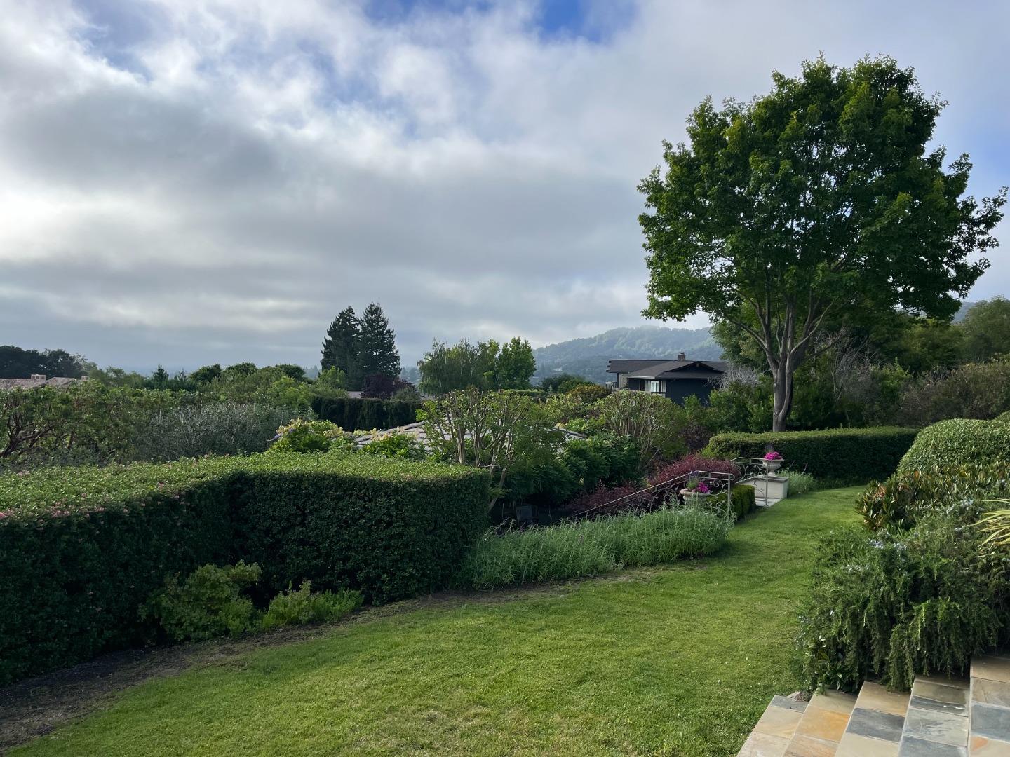 26990 Taaffe Road Los Altos Hills, CA 94022 - Photo 21 of 25