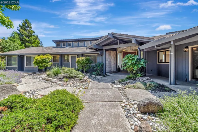 $2,495,000 | 1960 Joseph Drive, Moraga, CA 94556